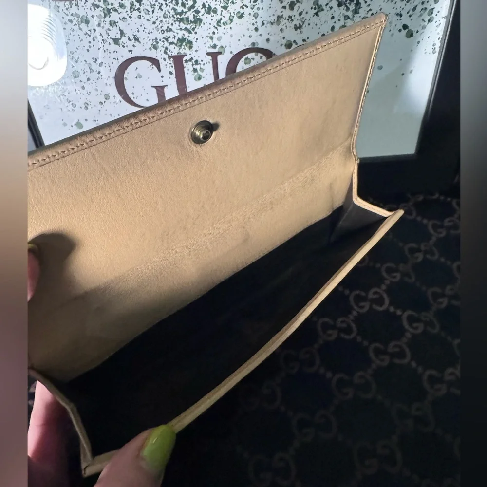 Gucci Shimmer Lovely Heart Wallet Pre-Loved - Picture 9 of 13